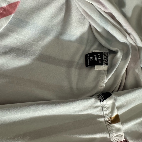 SHEIN White Short Sleeve Tee with Multicolor Stripes - Picture 4 of 5